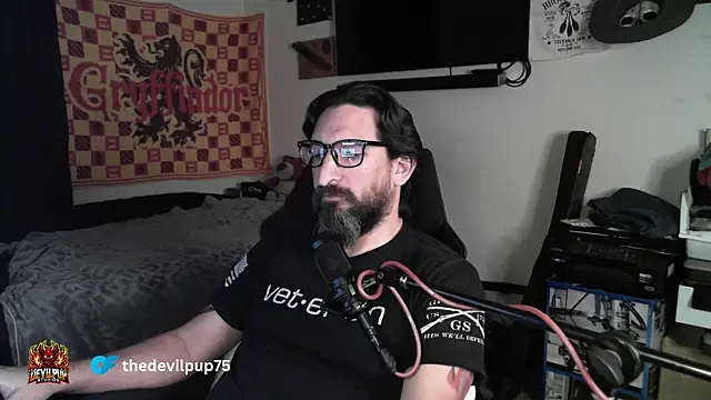 DevilPup75_'s cam snapshot