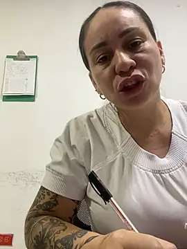 HealingHoney's cam snapshot