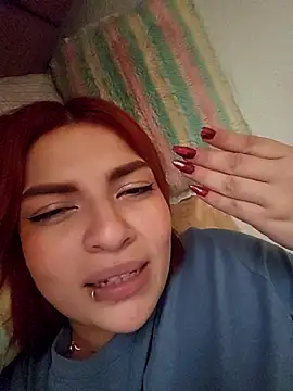 mila_curvy's cam snapshot