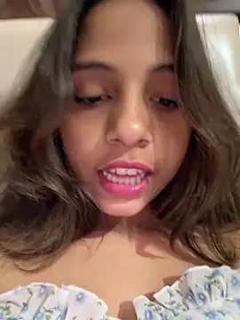 its_anuuu's cam snapshot