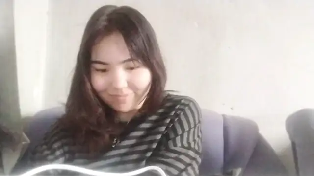 MollyAsian's cam snapshot