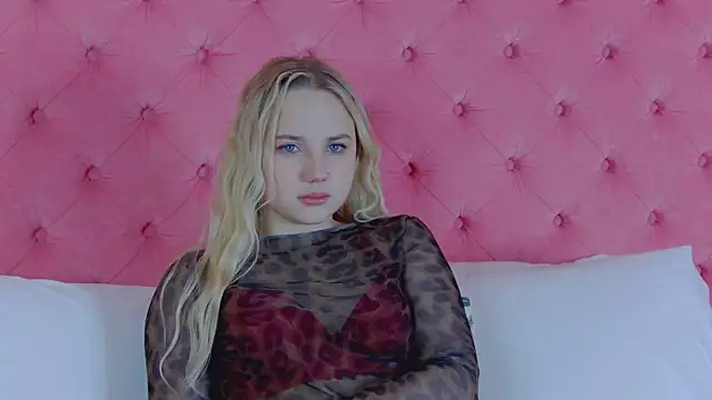 Sky_Cutie's cam snapshot