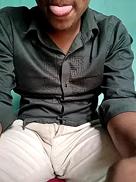 JOHN_IS_LIVE live sex cam