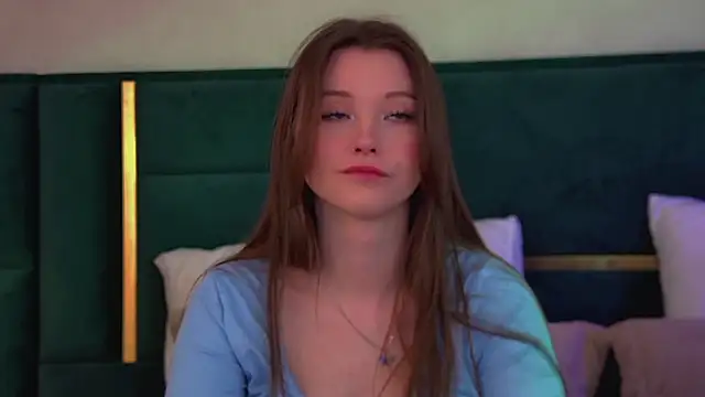 KeiraAsti live sex cam