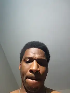 007Giovani live sex cam