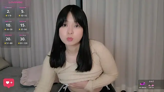 Naoko-99 live sex cam