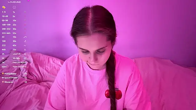 MiaBlanko's cam snapshot