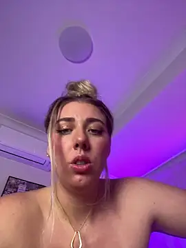 Aussielulu live sex cam