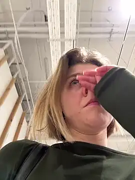 ValenciaShock live sex cam