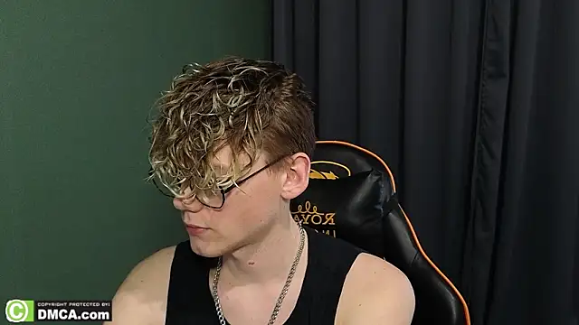 Keytaro live sex cam