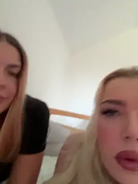 Sofiaaliyaaaa's cam snapshot