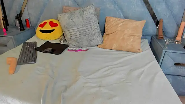 Aura_love69 live sex cam