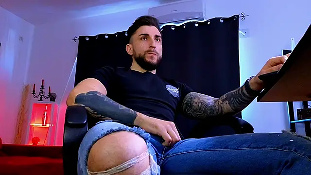 MightyAaron66's cam snapshot