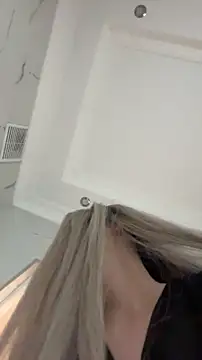 KikiWatson live sex cam