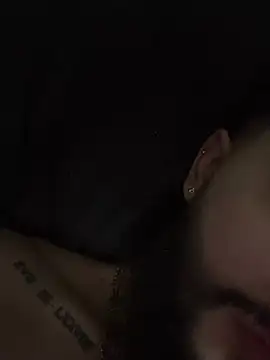 SantiagoHincapiie live sex cam