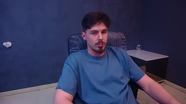 EnzoRace live sex cam