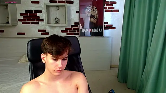 BradyFlint live sex cam