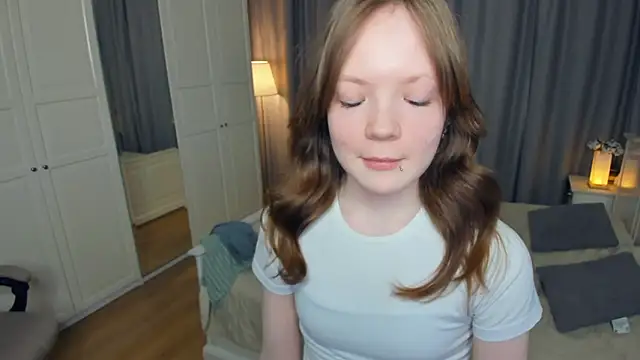 LavenderMitten's cam snapshot