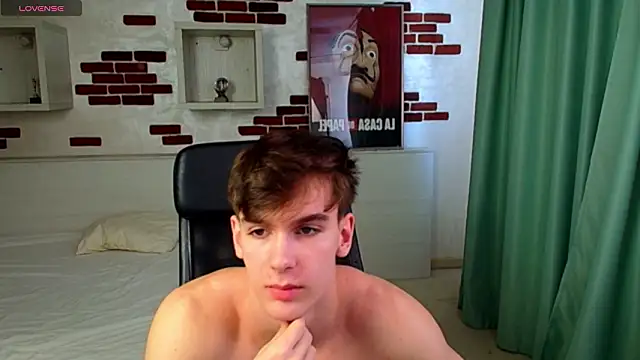 BradyFlint live sex cam