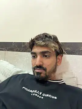 hornyguy271192 live sex cam