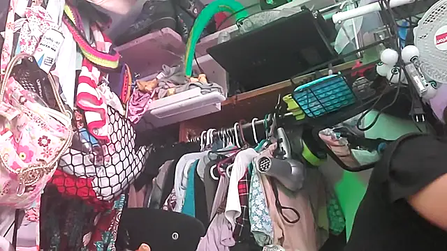 gurlnips live sex cam