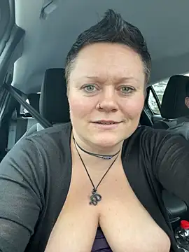 Hairyminka live sex cam