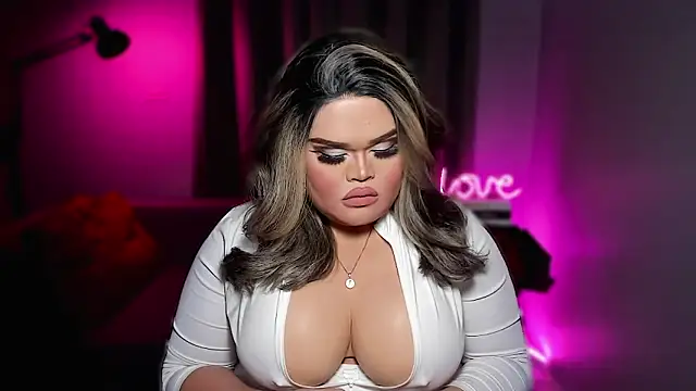 BelindaLove live sex cam