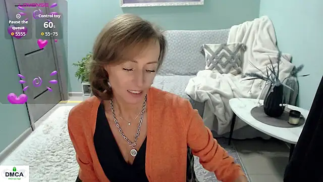 HornyMilf_777's cam snapshot