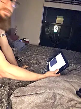 Icebearsticlese live sex cam