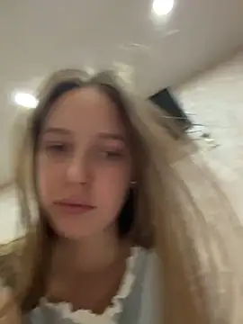 ElliRose live sex cam