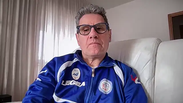 Britmi's cam snapshot