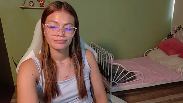 Emerald_Sparkles_'s cam snapshot