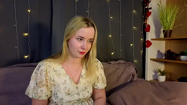 IvetteLabore's cam snapshot