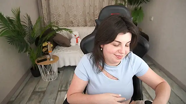 MirandaWong live sex cam