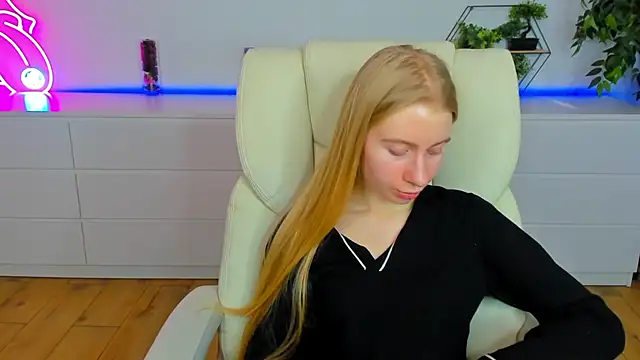 Alina_Blonde's cam snapshot