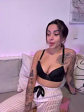 -Alisa's cam snapshot