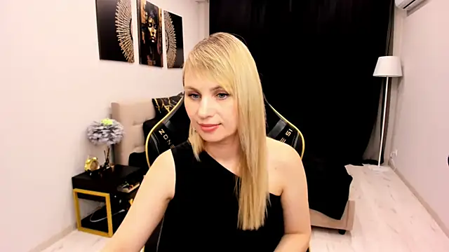 LindaSandy_1's cam snapshot