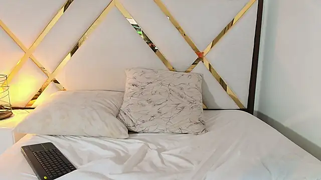 Real_virgin_Pussy's cam snapshot