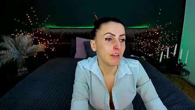 Rebecca_Diamond's cam snapshot