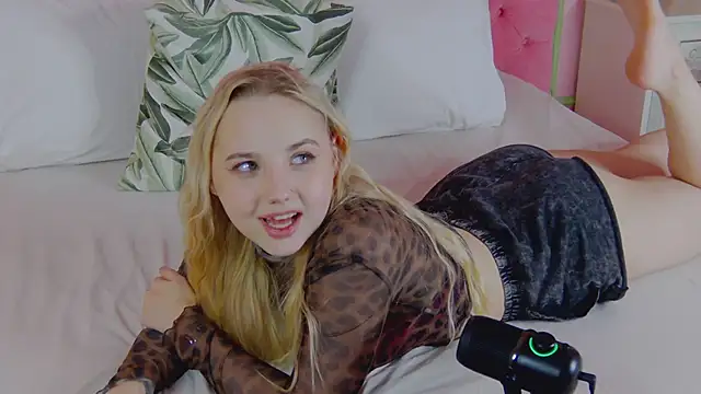 Sky_Cutie's cam snapshot