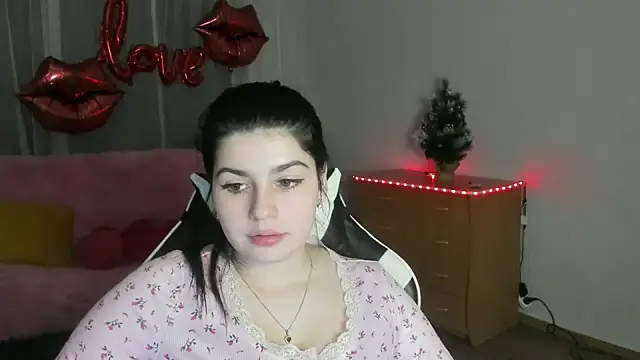 KisaModel's cam snapshot