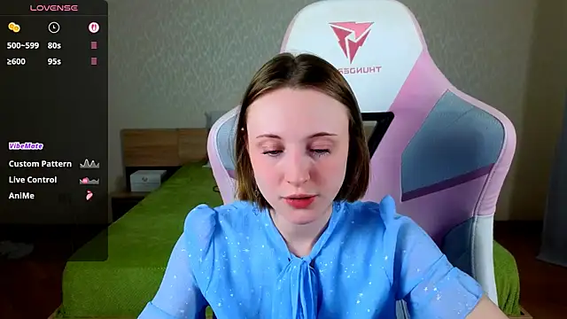 Cowell_Adelina's cam snapshot