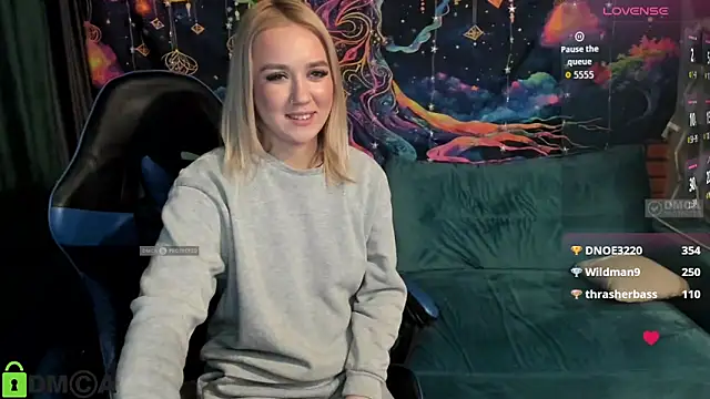 CrystalGirl99 live sex cam