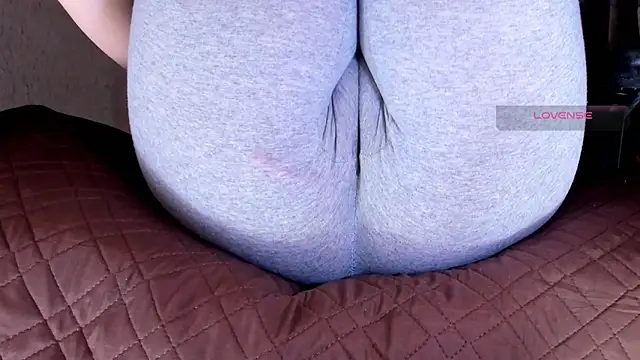 Cameltoe_squirt_inPants live sex cam