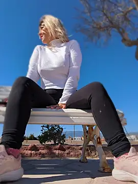 ManuelaX live sex cam