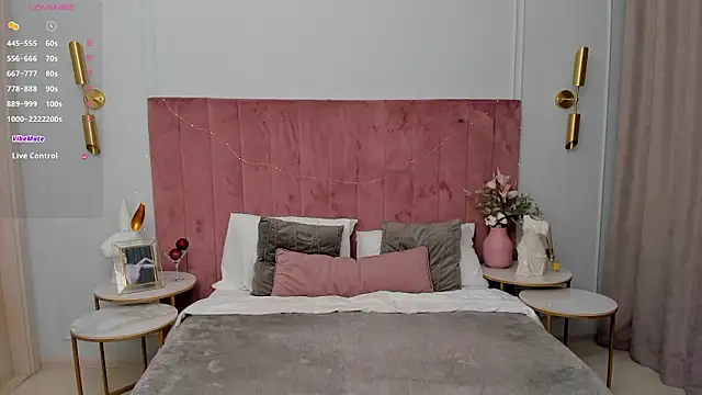 MilaVoxx live sex cam