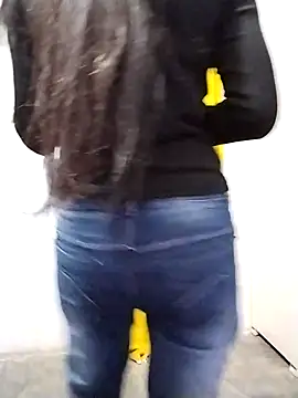 Cute-Naavya live sex cam