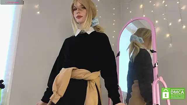 sweetuniporn live sex cam