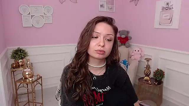 LucySkilar live sex cam