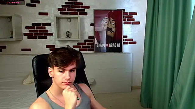 BradyFlint live sex cam